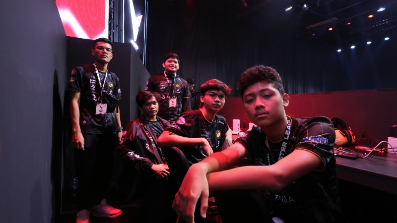 Duet Abay & Dutzz Bawa RRQ Kazu Puncaki Week-1 FFML Season 8