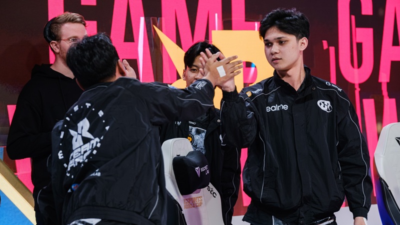 Hasil MSC 2025: RRQ Hoshi Bangkit dan Lolos ke Knockout Stage!