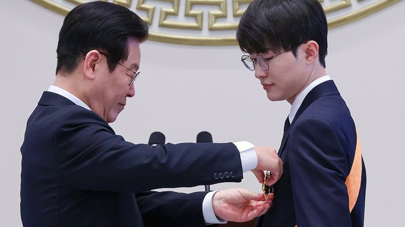 Sejarah Baru Esports: Faker Jadi Atlet Esports Pertama Raih Penghargaan Tertinggi Korea Selatan