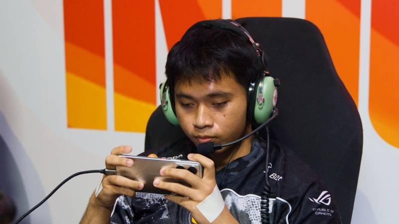 Pertarungan Sengit di IKL 2025 Fall Week 2, RRQ dan Bigetron Raih Kemenangan Penting